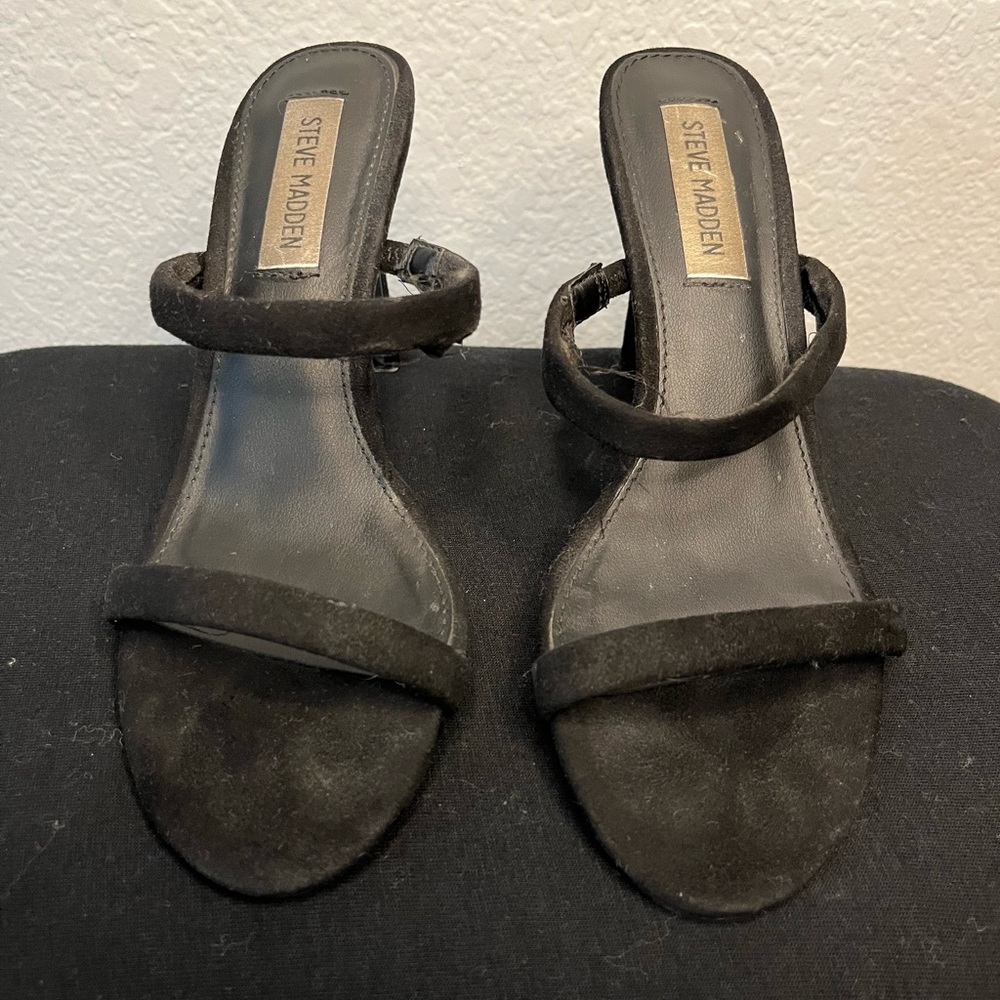 Black Steve Madden Mules.